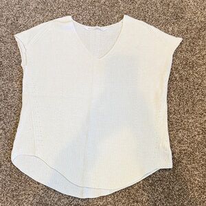 Athleta Elegant Cream V-Neck Women's Top